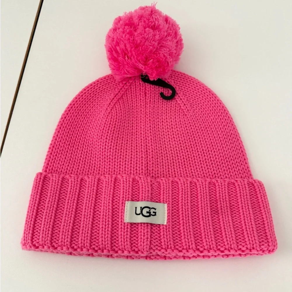 UGG Australia Bright‎  Pink Beanie Pom Knit OS Cozy Cabin Barbie Core